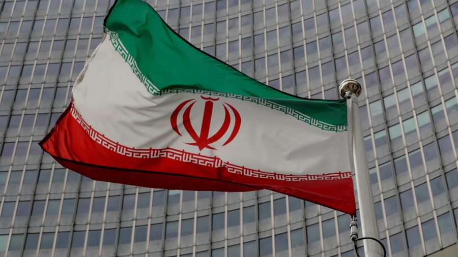 iran iran bayrak reuters 1587410 bxnhMR