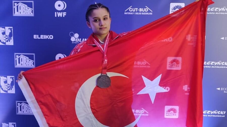 spor 2297563 YnwPF1