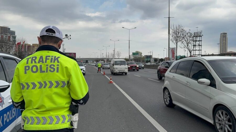 trafik polisiaa 2348002 K5hhUf