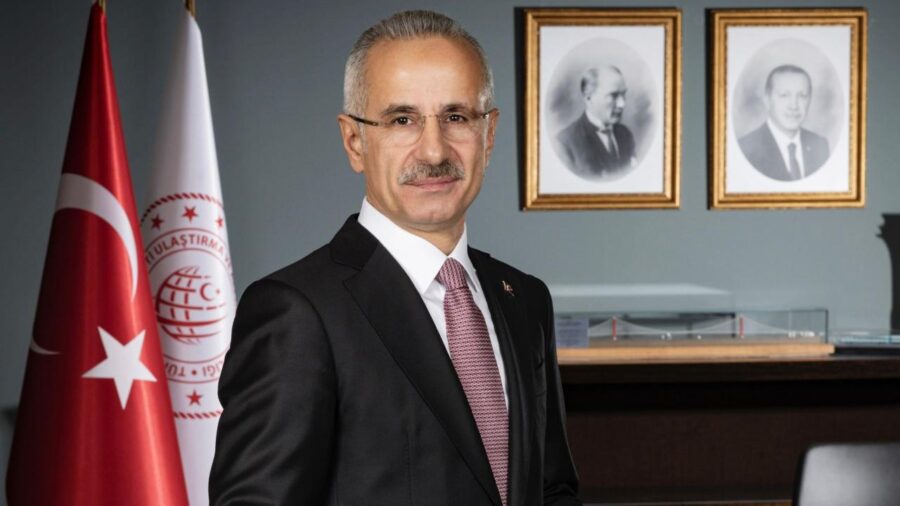 bakan uraloglu 2285462 p4h0O9