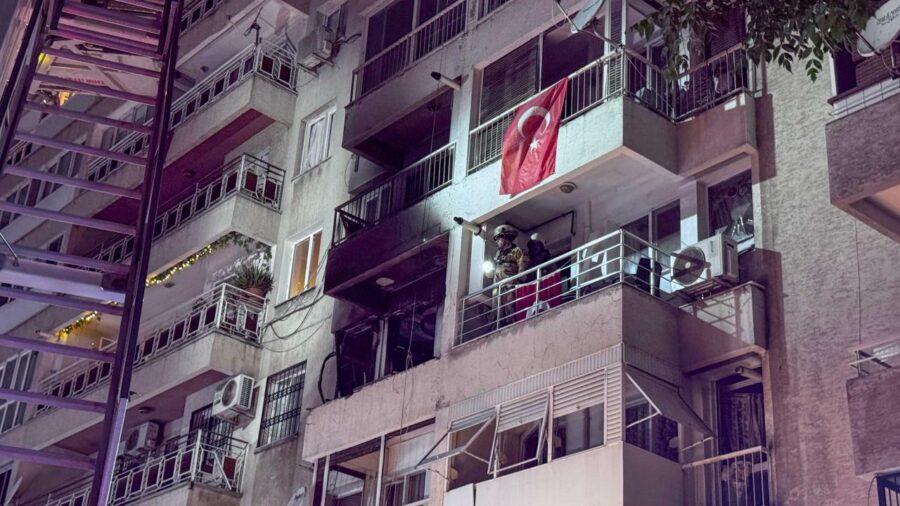 izmir yangin aa 2359154 DLlIQL