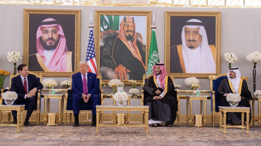 trump ve selmanaa 2360013 gKNOZt