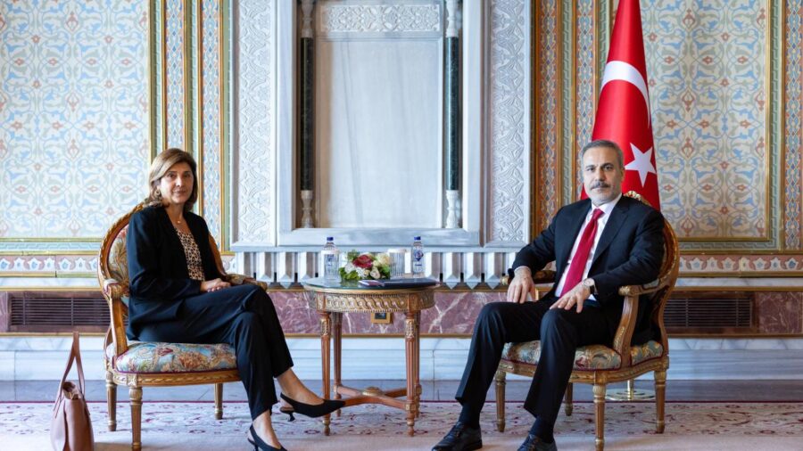 bakan fidan bm genel sekreterinin kibris temsilcisi holgun dha 2366688 v0ZJwr