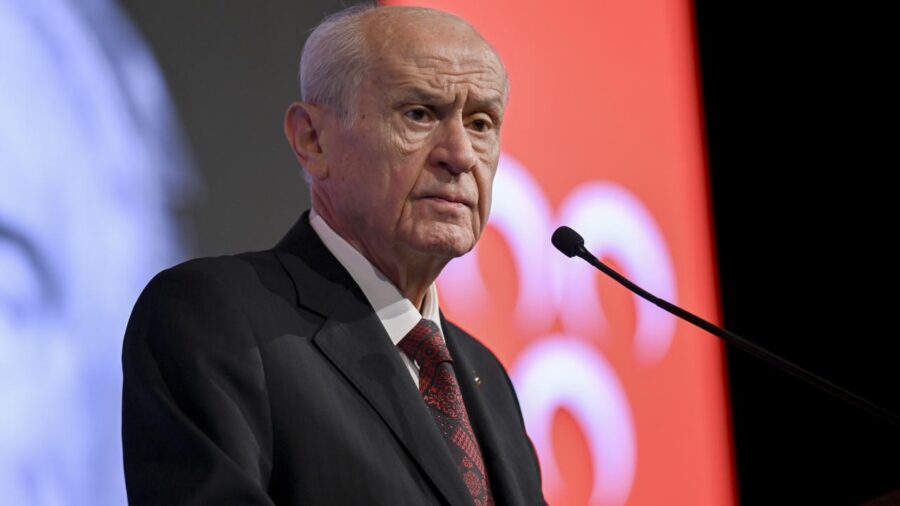 devlet bahceli 2295563 byLRJq