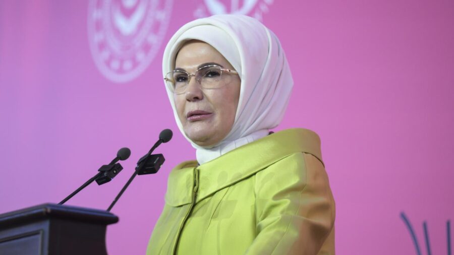 emine erdogan 2363582 Wy0WJh