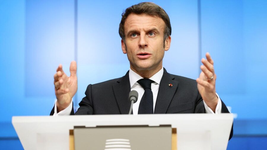emmanuel macron aa 1776849 B8fpAO