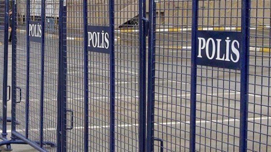 polis barikati aa 1609584 8O0AJq