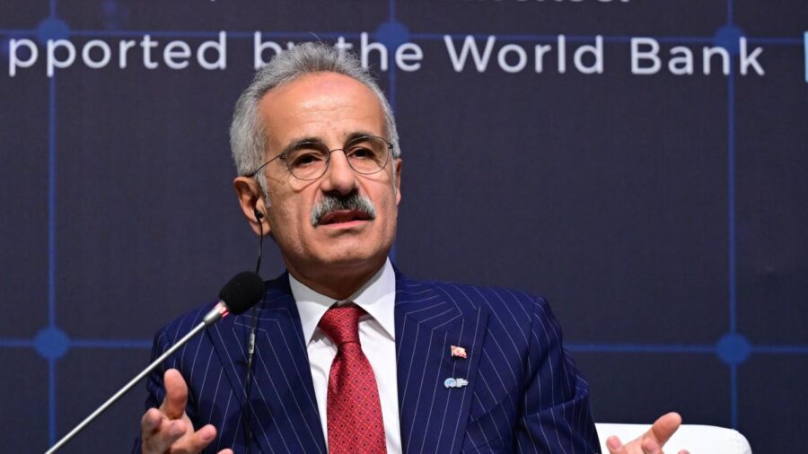 uraloglu 2374983 JiBxtz