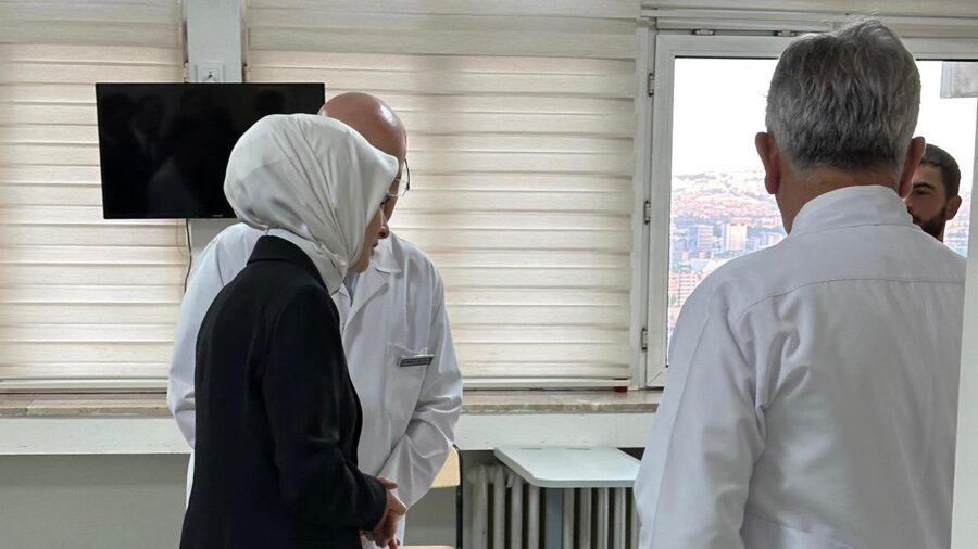 bakan goktas hastane ziyaret a 2377816 LWvJ5F
