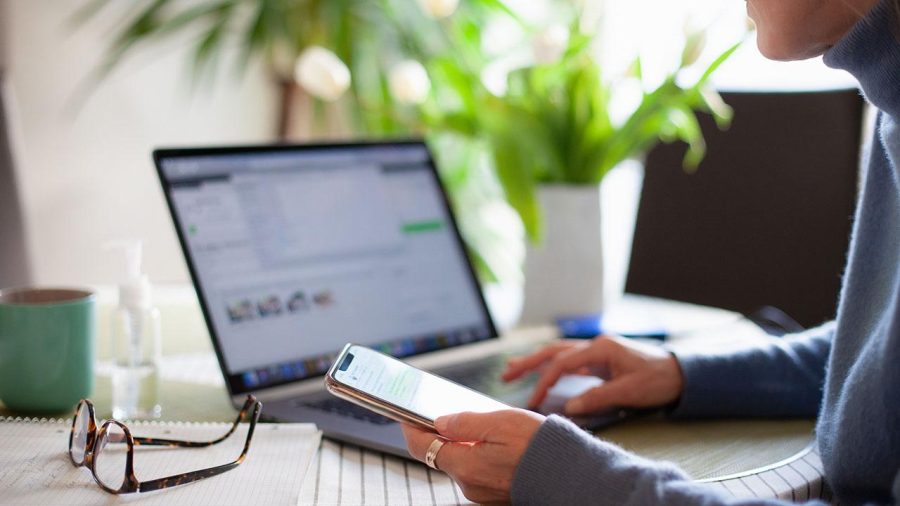 Mısırda kamu ve özel sektörde haftada bir gün uzaktan çalışılacak evden calisma calisma bilgisayar laptop getty 1513527 cLvUCI